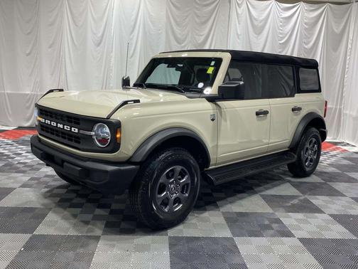 DESERT SAND 2025 Ford Bronco Big Bend