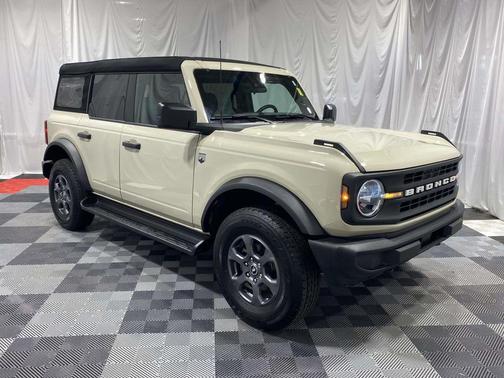 DESERT SAND 2025 Ford Bronco Big Bend