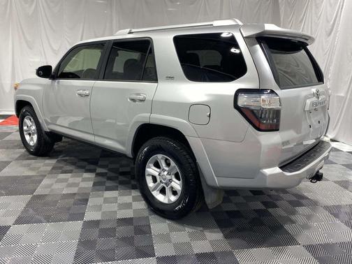 Classic Silver Metallic 2016 Toyota 4Runner SR5
