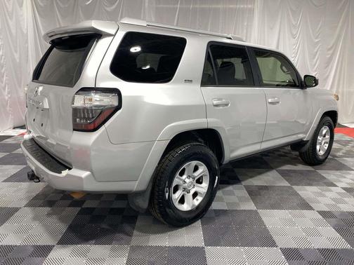Classic Silver Metallic 2016 Toyota 4Runner SR5