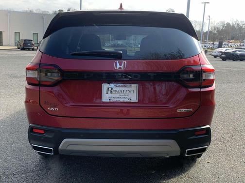 2025 Honda Pilot Touring 8-Passenger