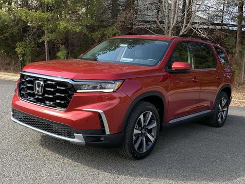 2025 Honda Pilot Touring 8-Passenger