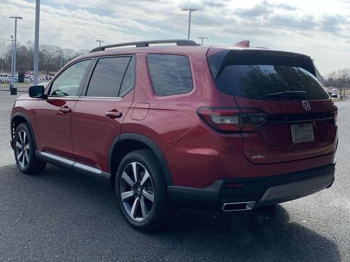 2025 Honda Pilot Touring 8-Passenger