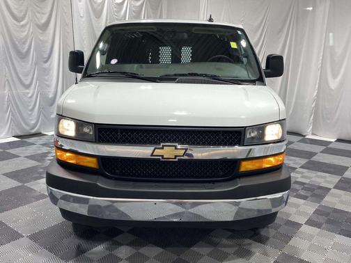 Summit White 2025 Chevrolet Express 2500 Work Van