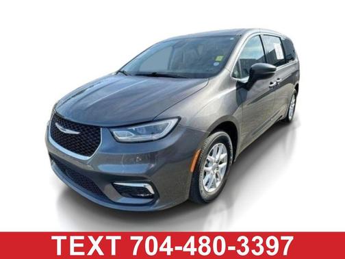 Granite Crystal Metallic Clearcoat 2023 Chrysler Pacifica Touring L