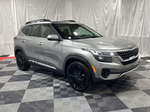 Steel Gray 2022 Kia Seltos Nightfall Edition