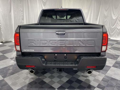 Modern Steel Metallic 2026 Honda Ridgeline RTL