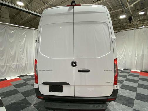 Arctic White 2025 Mercedes-Benz Sprinter 2500 High Roof