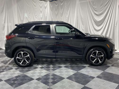 Mosaic Black Metallic 2023 Chevrolet Trailblazer RS