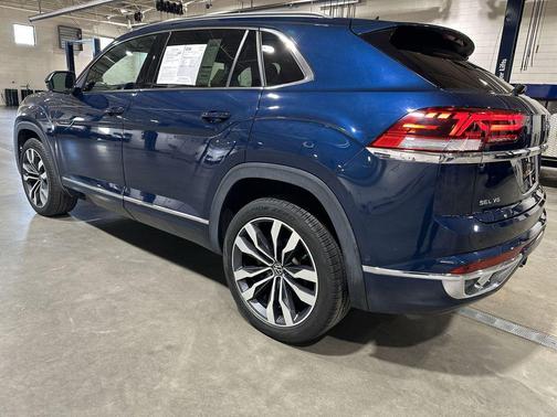 2022 Volkswagen Atlas Cross Sport 3.6L V6 SEL Premium R-Line