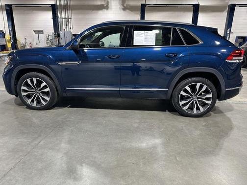 2022 Volkswagen Atlas Cross Sport 3.6L V6 SEL Premium R-Line