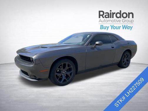 Granite Pearlcoat 2020 Dodge Challenger SXT