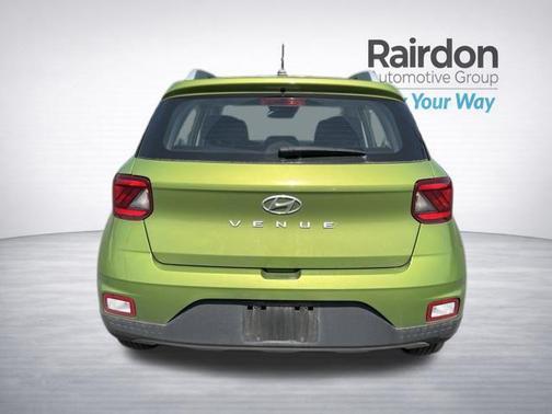 Green Apple 2023 Hyundai VENUE SEL