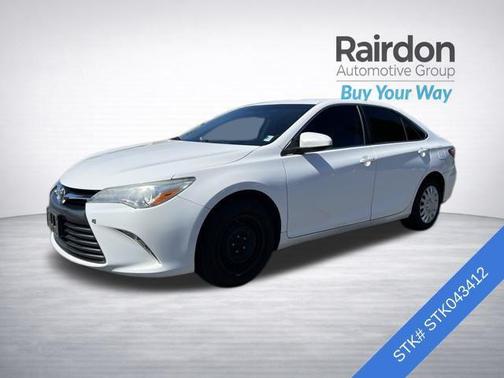 Super White 2015 Toyota Camry LE