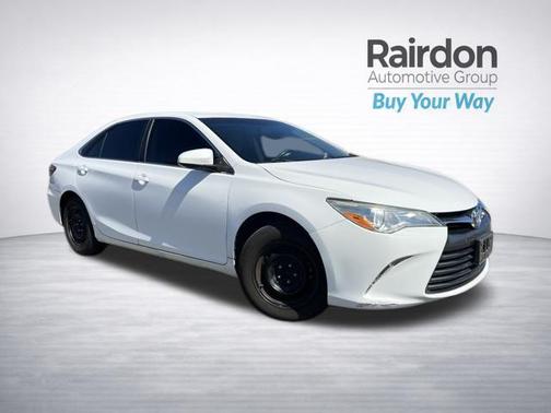 Super White 2015 Toyota Camry LE