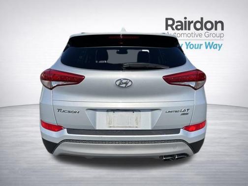 Molten Silver 2017 Hyundai TUCSON Limited