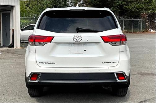 2017 Toyota Highlander Limited Platinum