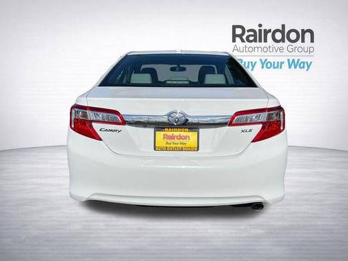 Super White 2013 Toyota Camry XLE