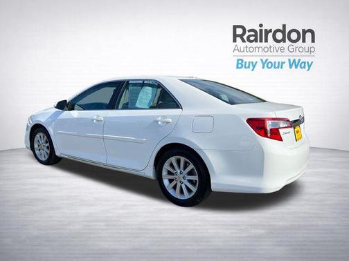 Super White 2013 Toyota Camry XLE