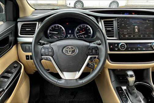 2016 Toyota Highlander LE Plus