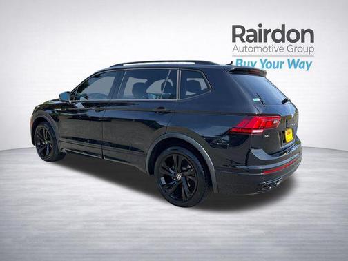 Deep Black Pearl 2023 Volkswagen Tiguan 2.0T SE R-Line Black 4MOTION