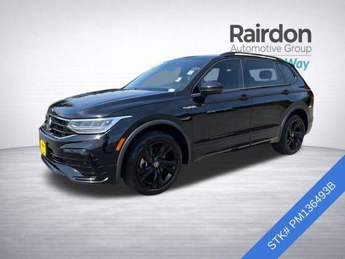 Deep Black Pearl 2023 Volkswagen Tiguan 2.0T SE R-Line Black 4MOTION