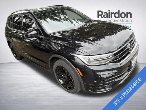 Deep Black Pearl 2023 Volkswagen Tiguan 2.0T SE R-Line Black 4MOTION