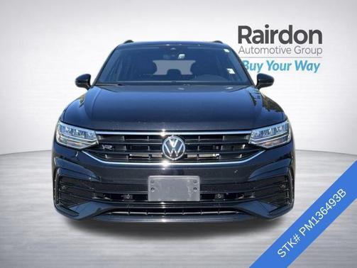Deep Black Pearl 2023 Volkswagen Tiguan 2.0T SE R-Line Black 4MOTION