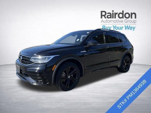 Deep Black Pearl 2023 Volkswagen Tiguan 2.0T SE R-Line Black 4MOTION