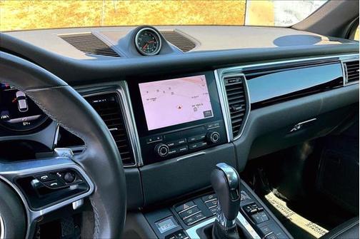2018 Porsche Macan Base (PDK)