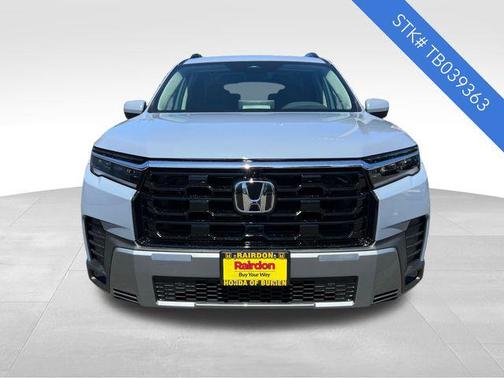 Sonic Gray Pearl 2026 Honda Pilot Touring 8-Passenger