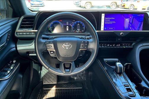 2025 Toyota Crown Signia XLE