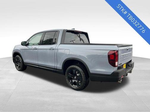 Sonic Gray Pearl 2026 Honda Ridgeline Black