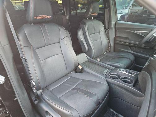 Crystal Black Pearl 2022 Honda Pilot AWD TrailSport