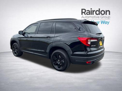Crystal Black Pearl 2022 Honda Pilot AWD TrailSport