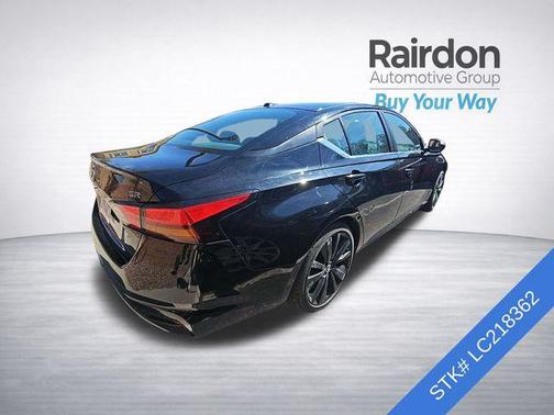 2020 Nissan Altima SR FWD