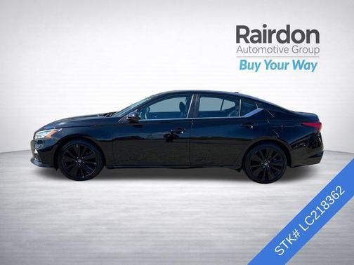 Super Black 2020 Nissan Altima SR FWD