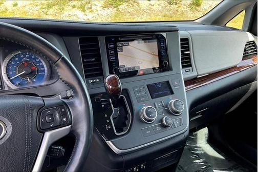 2017 Toyota Sienna Limited
