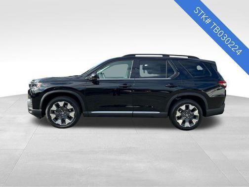 Crystal Black Pearl 2026 Honda Pilot Elite