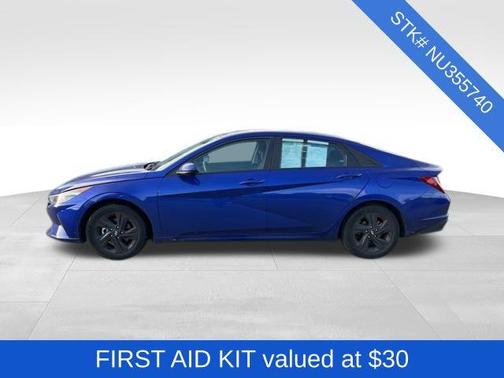 2022 Hyundai ELANTRA SEL
