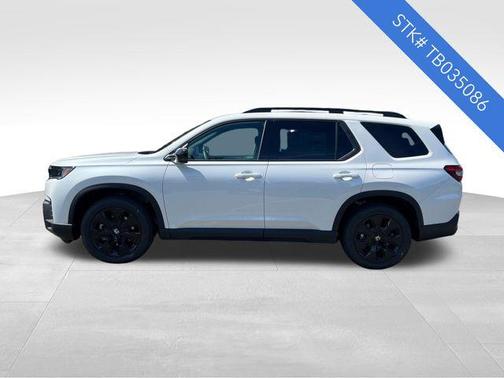 Platinum White Pearl 2026 Honda Pilot Black Edition