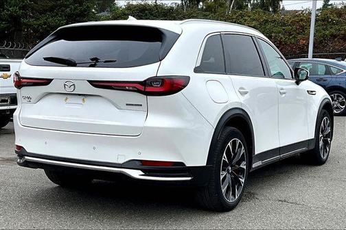 2024 Mazda CX-90 PHEV Premium Plus