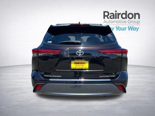 Opulent Amber 2021 Toyota Highlander Limited