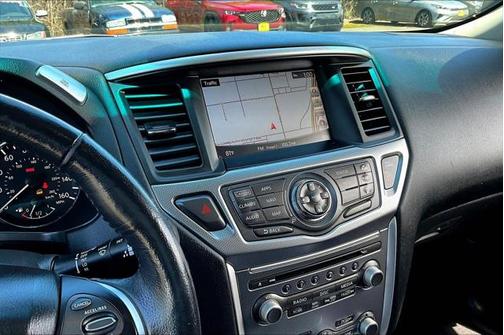 2018 Nissan Pathfinder SL