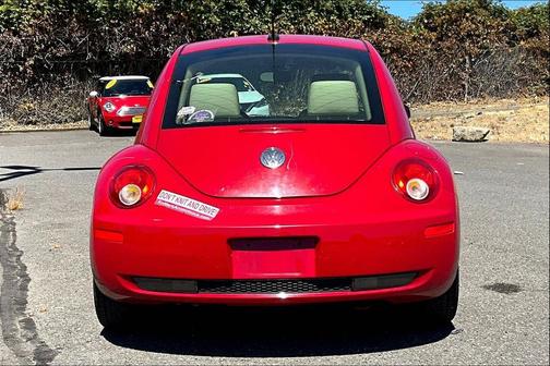 2009 Volkswagen New Beetle S