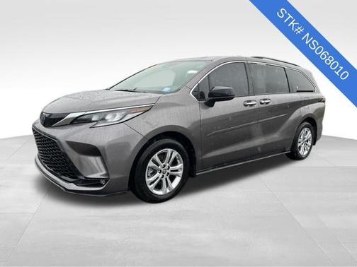 2022 Toyota Sienna XSE 7 Passenger