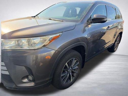 Predawn Gray Mica 2017 Toyota Highlander XLE
