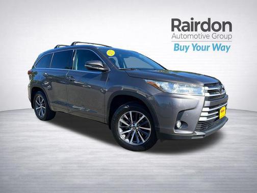 Predawn Gray Mica 2017 Toyota Highlander XLE