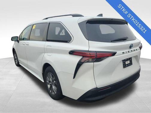 2021 Toyota Sienna LE