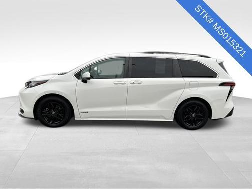 2021 Toyota Sienna LE